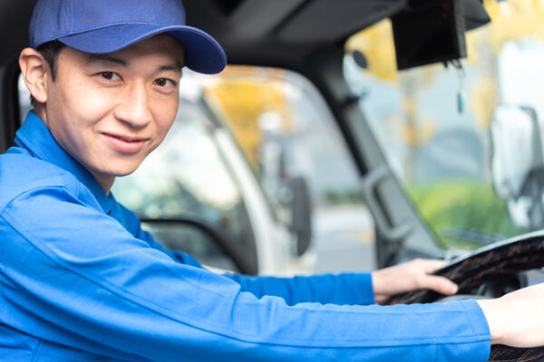 2tショート平車両 塗料缶配送ドライバー