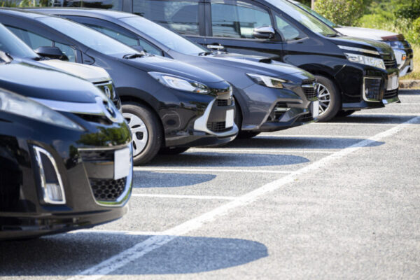 普通乗用車駐車場内での車両移動業務