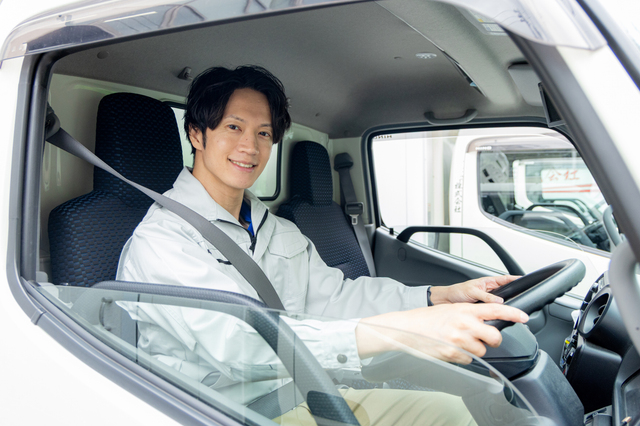 2t箱ロング車両（夜勤）週刊誌などの配送