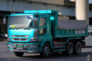 大型ダンプ車両資源ごみ運搬業務